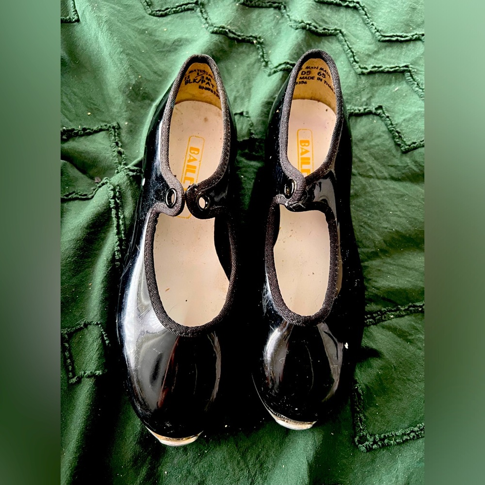 Black tap shoes kids 11.5 dance shoes Maryjane style